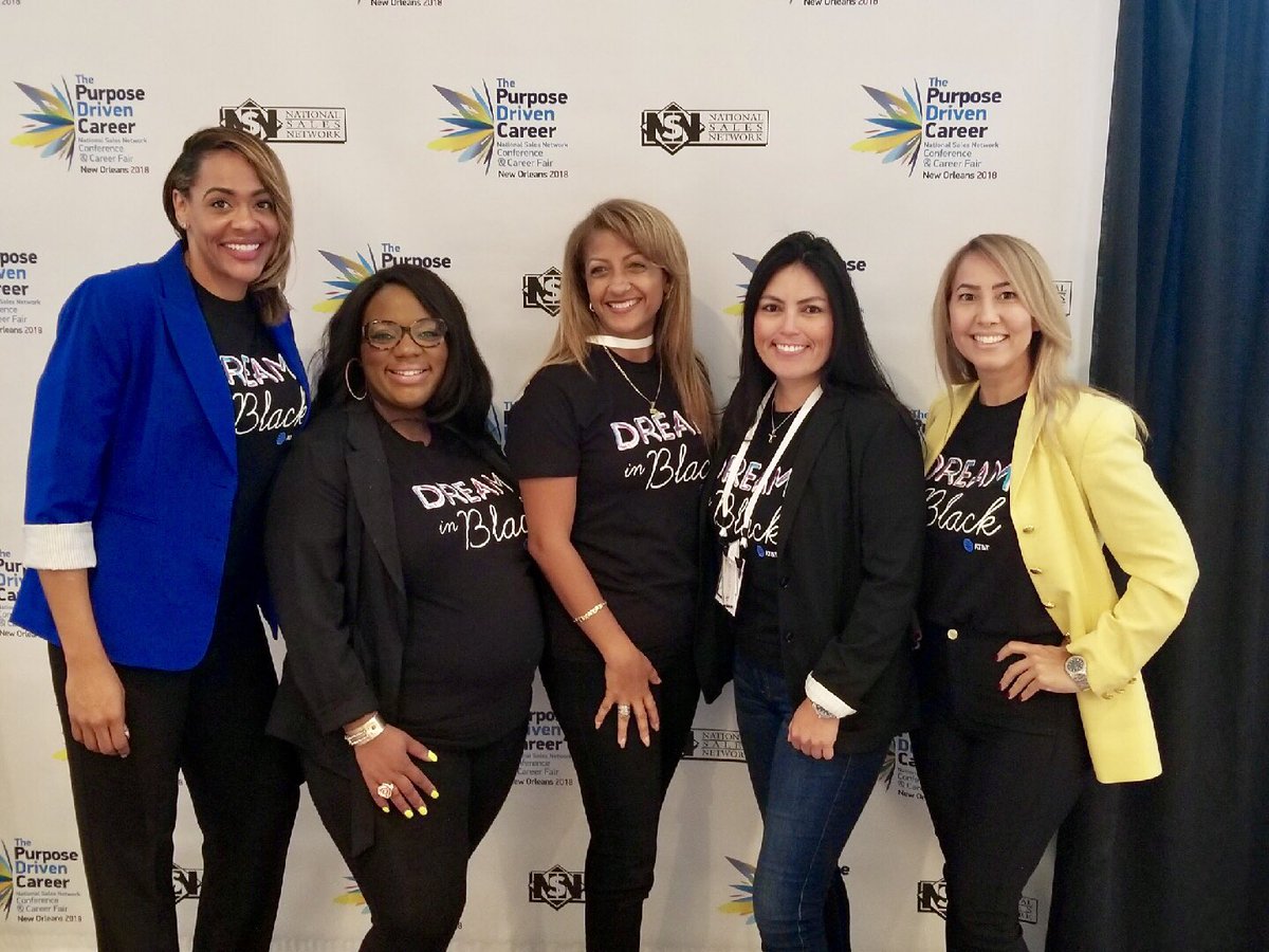 TeamFontleroy's tweet photo. Surrounded by Greatness! Beyond honored to be included in such an Impressive group of leaders who share such passion &amp; purpose to pour into others! #NSN2k18 was 🔥. #TuggleNation #LifeAtATT #Good2Great #balance #Authenticity #mindset #believebigger #MissionVisionPurpose https://t.co/iZ8vbo6WkL