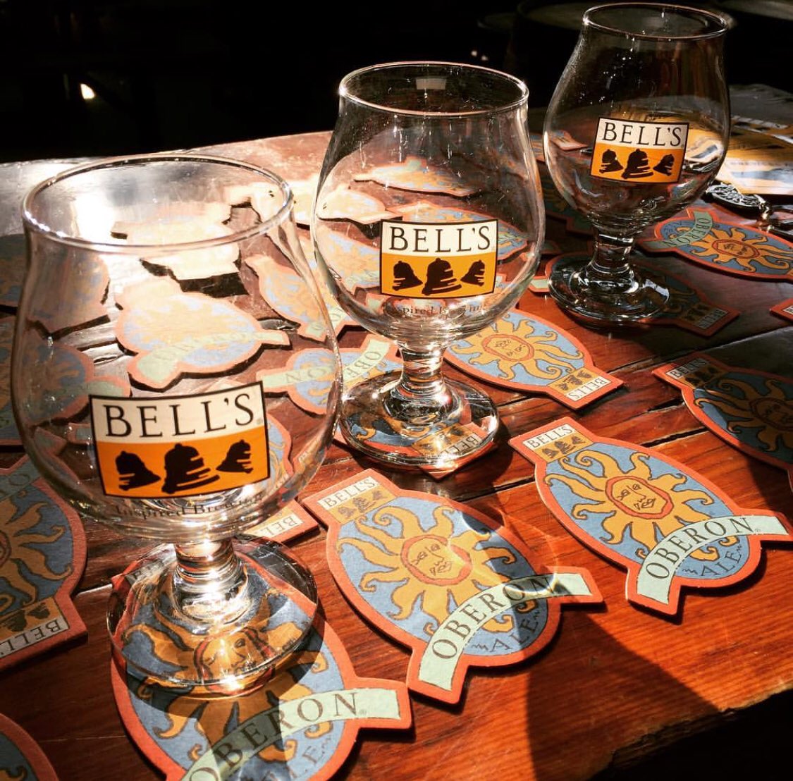 It’s happening! @bellsbrewery Showcase is happening now in the back patio, featuring:
•The Oracle
•2 Hearted
•Larry’s Latest IPA
•Baltic Porter
•Oberon
•Oarsman
•Lager of the Lakes
Keep the glass while it lasts! 
#🐯🐯 #sdbeer #independentbeer #indiebeer #northpark