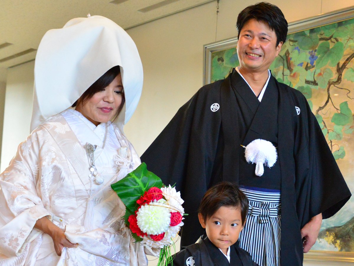 茨城県県西生涯学習センター 和装婚礼衣装モデルについて少しご紹介します こちらは 生涯学習フェスティバル 内のステージ上で 女性は白無垢と色打掛 男性は紋付袴を無料で着付けしてもらえるイベントです お2人の記念に是非いかがでしょうか 茨城県県西生涯学習センター 和装婚礼衣装モデルについて少しご紹介します こちらは 生涯学習フェスティバル 内のステージ上で 女性は白無垢と色打掛 男性は紋付袴を無料で着付けしてもらえるイベントです お2人の記念に是非いかがでしょうか