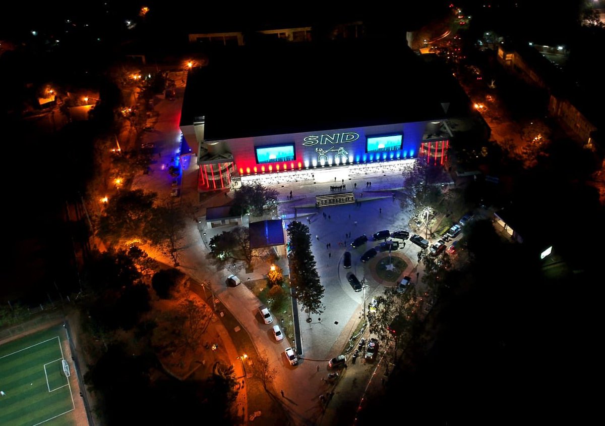 Horacio_Cartes's tweet photo. La SND Arena es una realidad

Inauguramos el renovado polideportivo de la @sndpy cumpliendo con las necesidades más exigentes, para beneficio de los deportistas y programas sociales de la Secretaría. ¡Construimos para el deporte! #HechosNoPalabras https://t.co/x8iHyRGDu0