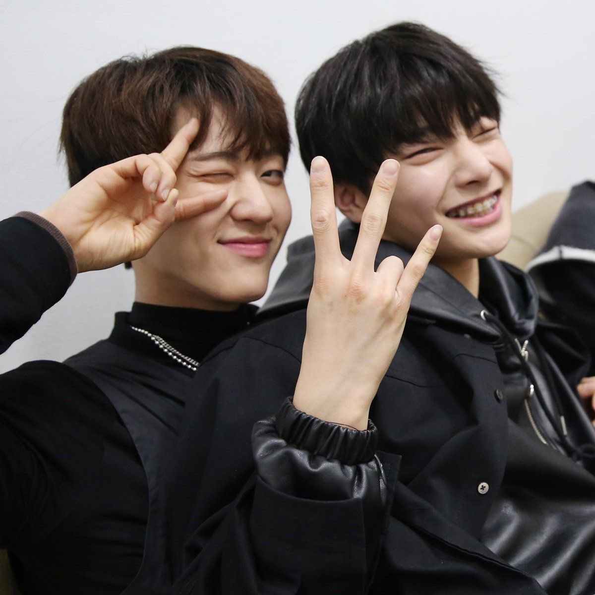 Банхо фанфики. Jeongin and Changbin. Чанбин и Чонин. Минхо Чонин и Чан. Минхо и чанбин Stray Kids.