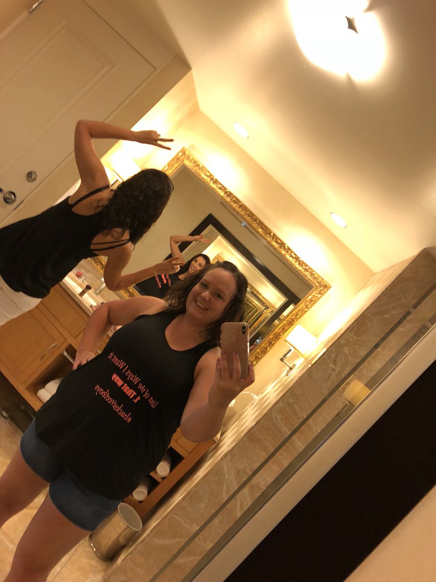 jerica_danielle's tweet photo. Getting ready!! We’re coming for you @backstreetboys !! #bsbvegas https://t.co/pjOtl0EqRo