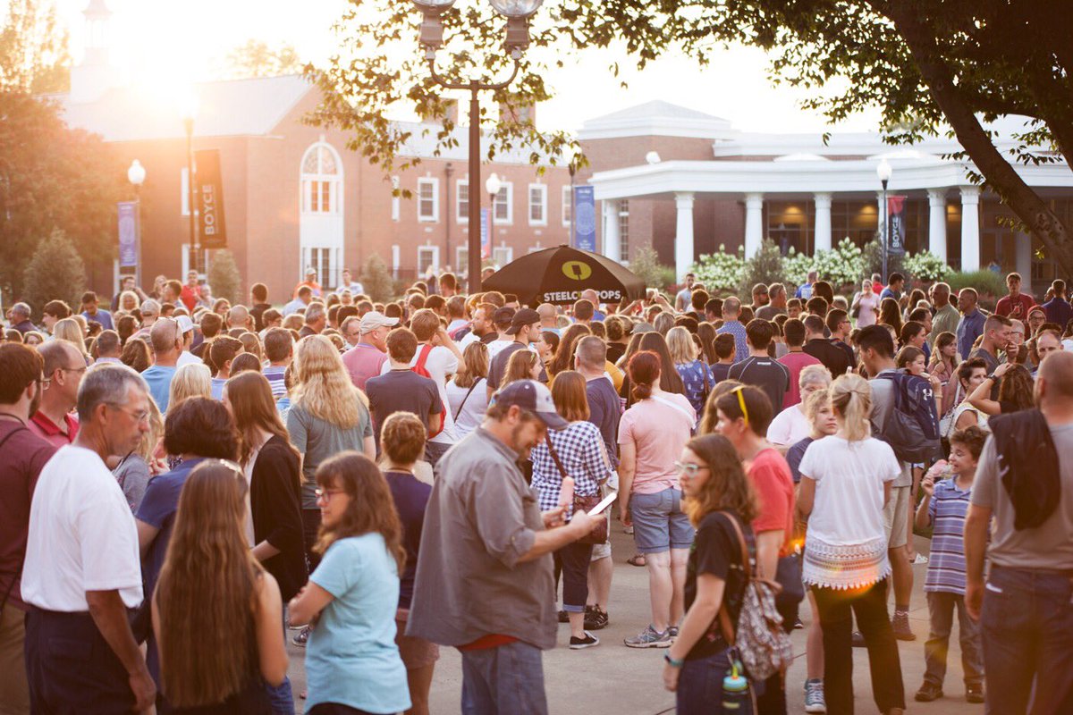 BoyceCollege's tweet photo. There’s no better way to finish day one of orientation than commissioning our students. 

We spent time worshipping the King, praying over our new students, and enjoying Steel City Pops! We’re overwhelmed by the Lord’s goodness.

#BoyceCollege https://t.co/e4HDjK3nJw