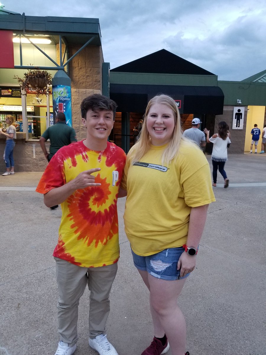 shank_cheyenne's tweet image. Excited to have met @MylesParrish at The Endless Summer concert today!
