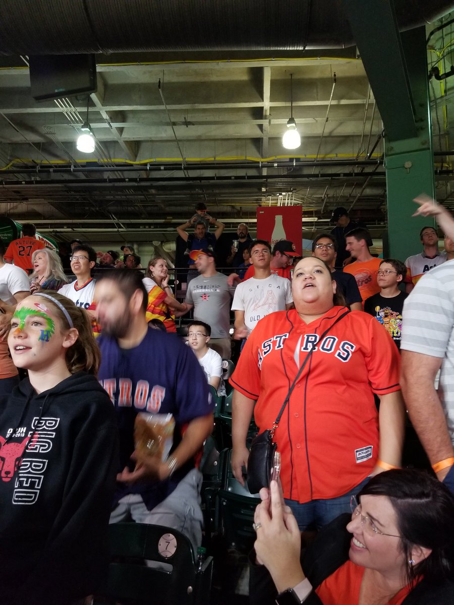 SusanDadd1's tweet photo. 7th inning stretch is always fun and Covestro of course joined in!!!!

#Covestroday2018 https://t.co/aJEeniZPNt