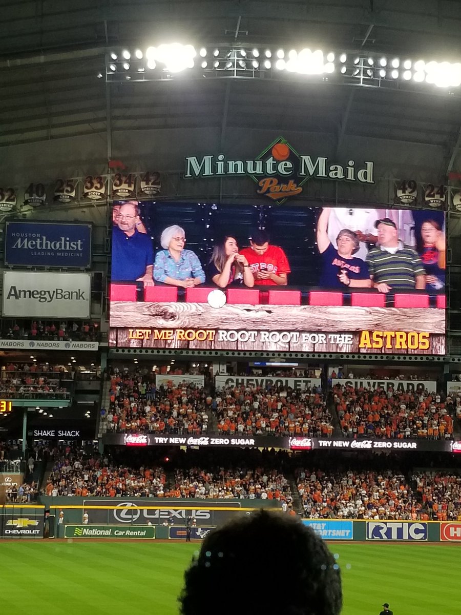 SusanDadd1's tweet photo. 7th inning stretch is always fun and Covestro of course joined in!!!!

#Covestroday2018 https://t.co/aJEeniZPNt