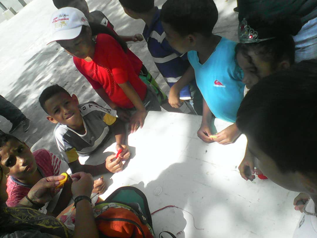 jpsuvsntateresa's tweet photo. así terminamos una gran jornada recreativa en nuestra parroquia Santa Teresa Css, donde llevamos alegrías a nuestros niños y niñas, solo en revolución es posible #NoalTerrorismoSiAlaPaz que viva @NicolasMaduro venceremos https://t.co/eeLNwSPTVC