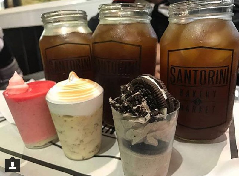 losconstructor's tweet photo. En nuestra séptima temporada damos la bienvenida a nuestro patrocinante @santorinipanaderia quien nos sorprendió con este divino obsequio @teatropremium  C.C Los Naranjos jueves y viernes  4pm entradas @solotickets y en la taquilla del teatro.
Los esperamos! https://t.co/q0q3MineT7