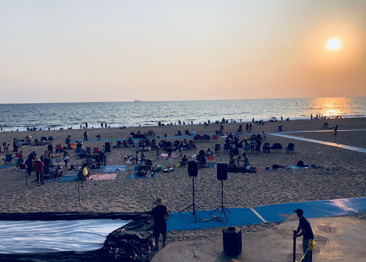 anthonieacevedo's tweet photo. My Store 423E on Crenshaw &amp; 147th getting our event started at Dockweiler Beach Movie Nights!! @OneInTouch @ArveyTambunan @jthomaschung @M_J_Arias @SamSindha @JohnLegere https://t.co/AkN8iKksSd