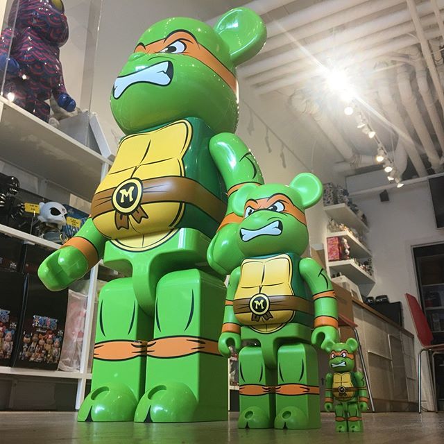 mindzai's tweet photo. Collect the entire Michelangelo Bearbrick set with the Michelangelo 1000% Bearbrick and the Michelangelo 100% + 400% Bearbrick set. (Tagged Product Prices are in USD)
#mindzai #michelangelo #michelangelobearbrick #ninjaturtles #medicom #medicomtoy #bearb… https://t.co/YCwNSRguR8 https://t.co/PO26inMMhC