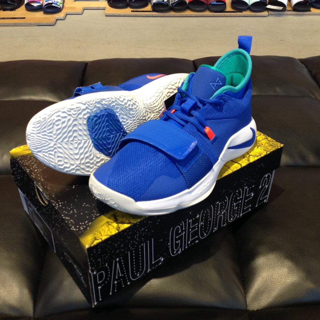 stepbystep022's tweet image. 本日もオープンしました🎵

8月15日発売の新作シューズ入荷しました‼️

JORDAN why not Zero 1 LOW PFX

PG 2.5 EP

通販は下記のURLからお進みください。
Why not Zero
okinawa-stepbystep.com/SHOP/AR0346-00…

PG 2.5 EP
okinawa-stepbystep.com/SHOP/BQ8453-40…

#sbs1984 #stepbyste #okinawa #basketball #nike #jordan