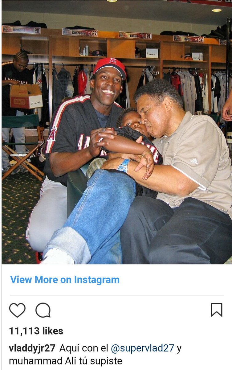 Baseball_Jen's tweet photo. This is so crazy! HOFer Vlad! No.1 prospect in all of baseball Vlad Jr and Muhammed Ali! This picture is beyond the realm of unbelievable ... Just think about! Insane 4 sure! But oh so bad ass! LOVE IT! #VladHOF #VladJr #Ali ... so much greatness in one picture .... https://t.co/JKXy3jsUca