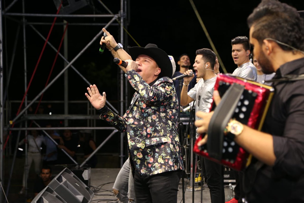 ANTVColombia's tweet photo. Celebramos con @ayalamusic la llegada del proyecto #TerritoriosTDT a #Cúcuta, Norte de Satander. Trabajamos para que miles de familias disfruten de la señal digital de alta calidad. Más información en https://t.co/9nwACZMK2x https://t.co/HsnFmikA6p