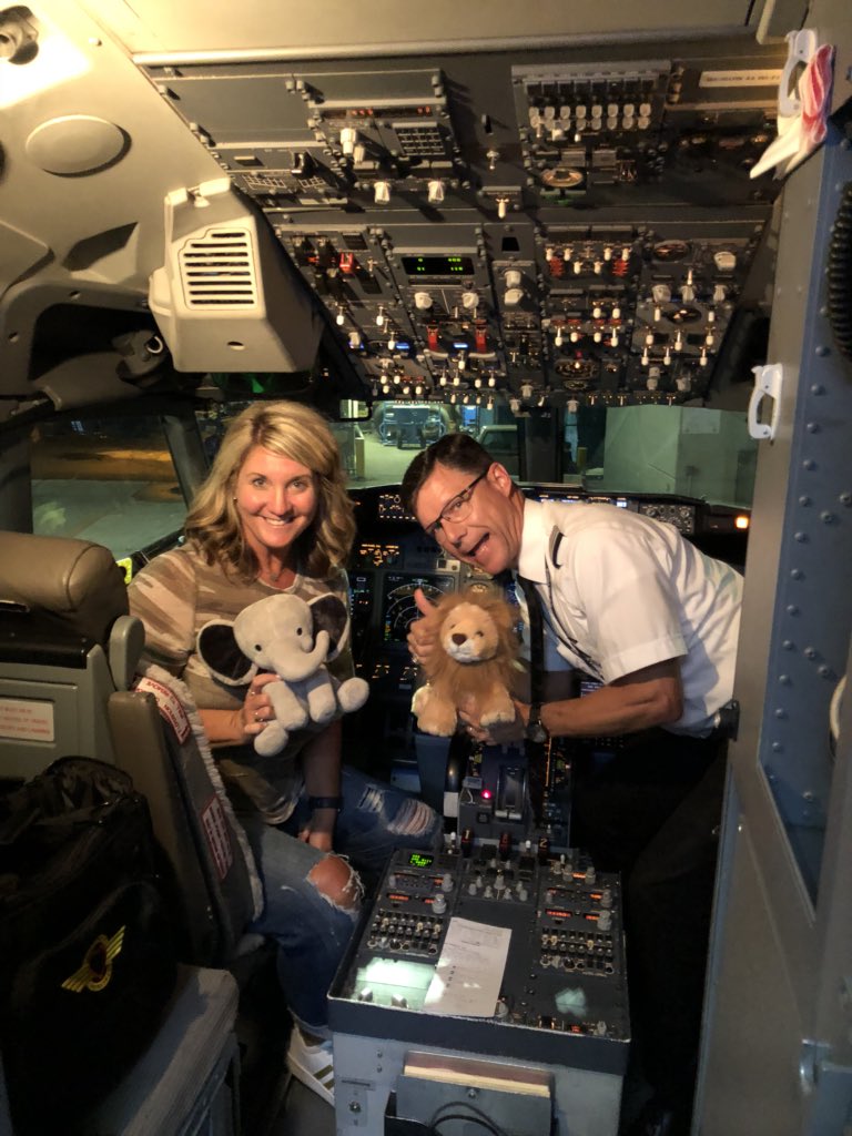 KFLitCoach's tweet photo. Southwest Airlines we’re the nicest people. Rasheed and Mabel got to visit the cockpit. #TCRWP #readingandwritingproject #phonicsunitsofstudy https://t.co/LzP4Lj1BRc