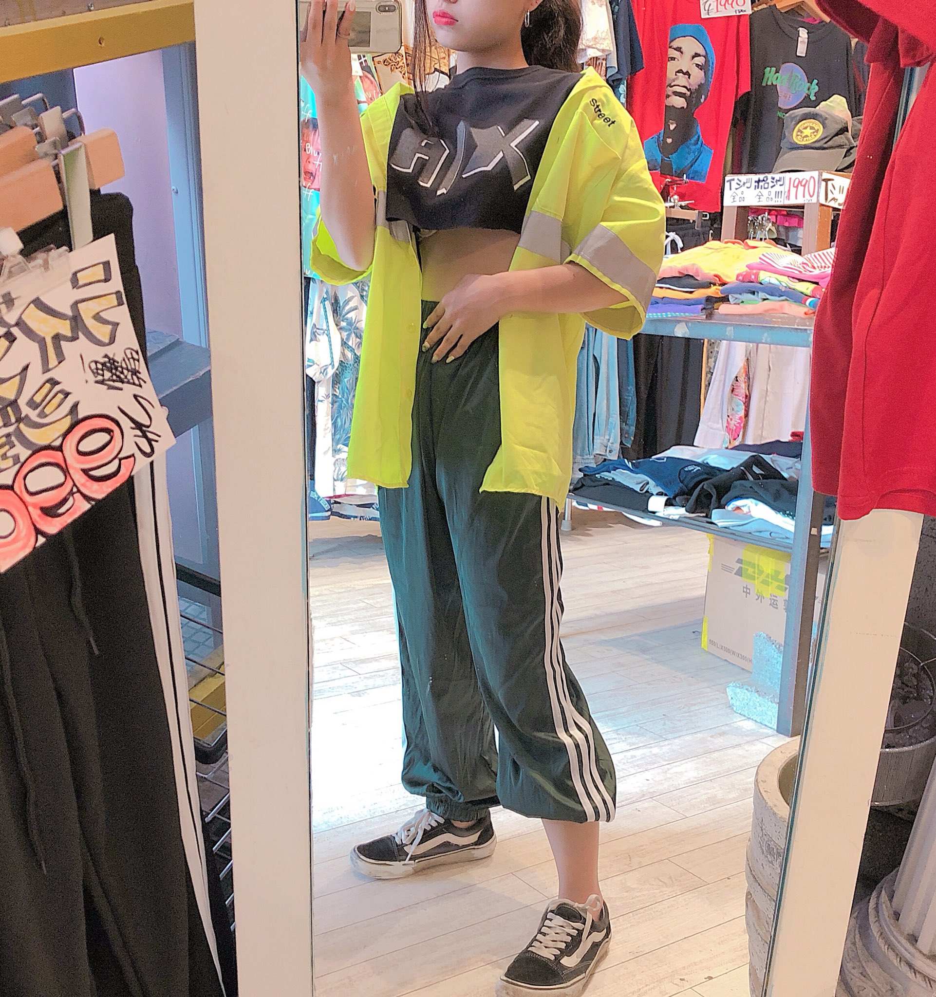 Jetrag アメリカ村本店 Jetrag Code 蛍光のリフレクターシャツ 上からはおるだけでも存在感抜群 ダンスの衣装にもいい感じ ショート丈 1990 Tax 1990 Tax 1990 Tax 大阪 アメ村 心斎橋 古着屋 古着 古着女子 Used 韓国