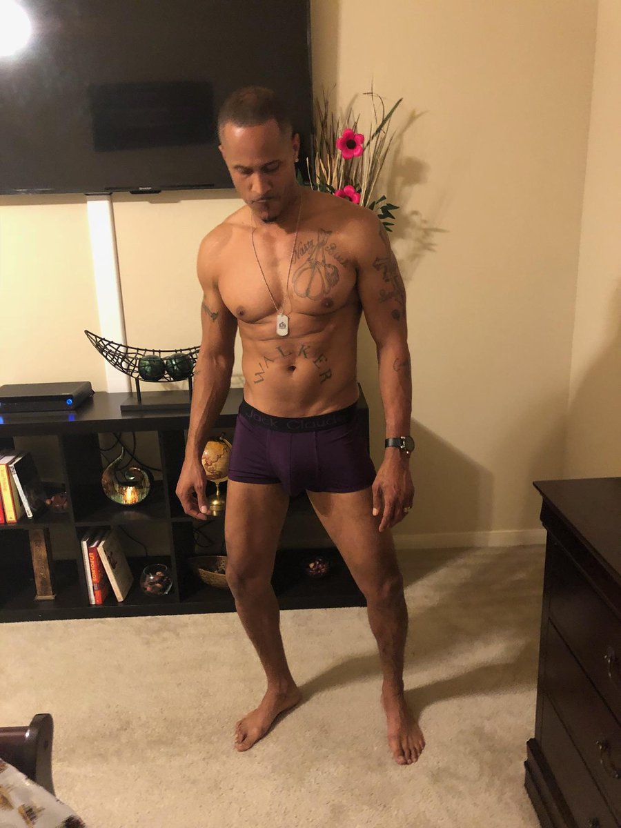 HTOWNSFINNEST's tweet photo. I'll be 41 next month! https://t.co/L1HTlkZlrt