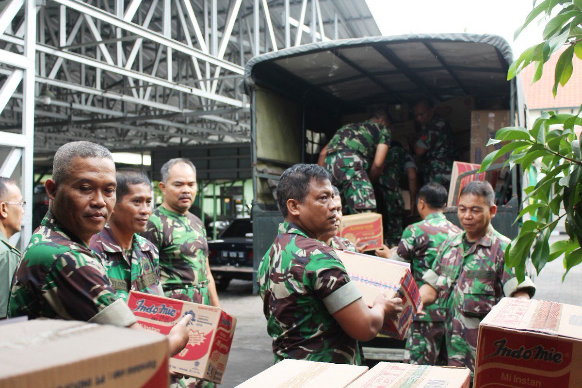 Segenap daya dan upaya kami Kodim 0734/Yogyakarta siap membantu Korban Gempa Lombok.<a href="/pendamdiponego1/">pendam diponegoro</a> <a href="/Puspen_TNI/">Pusat Penerangan TNI</a> <a href="/humas_bsnjogja/">Basarnas Yogyakarta</a> <a href="/humas_jogja/">Humas Pemda DIY</a>