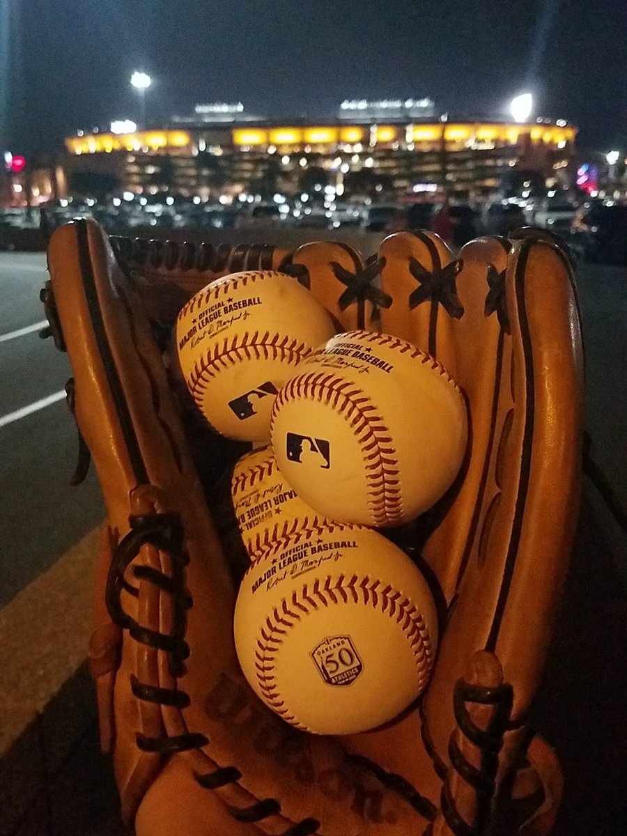 boog_77's tweet photo. Finished with four on #VladHOF night, including balls hit by Ohtani and Pujols, and my first commemorative of the season. #Angels #Athletics https://t.co/K9pmSmABK8