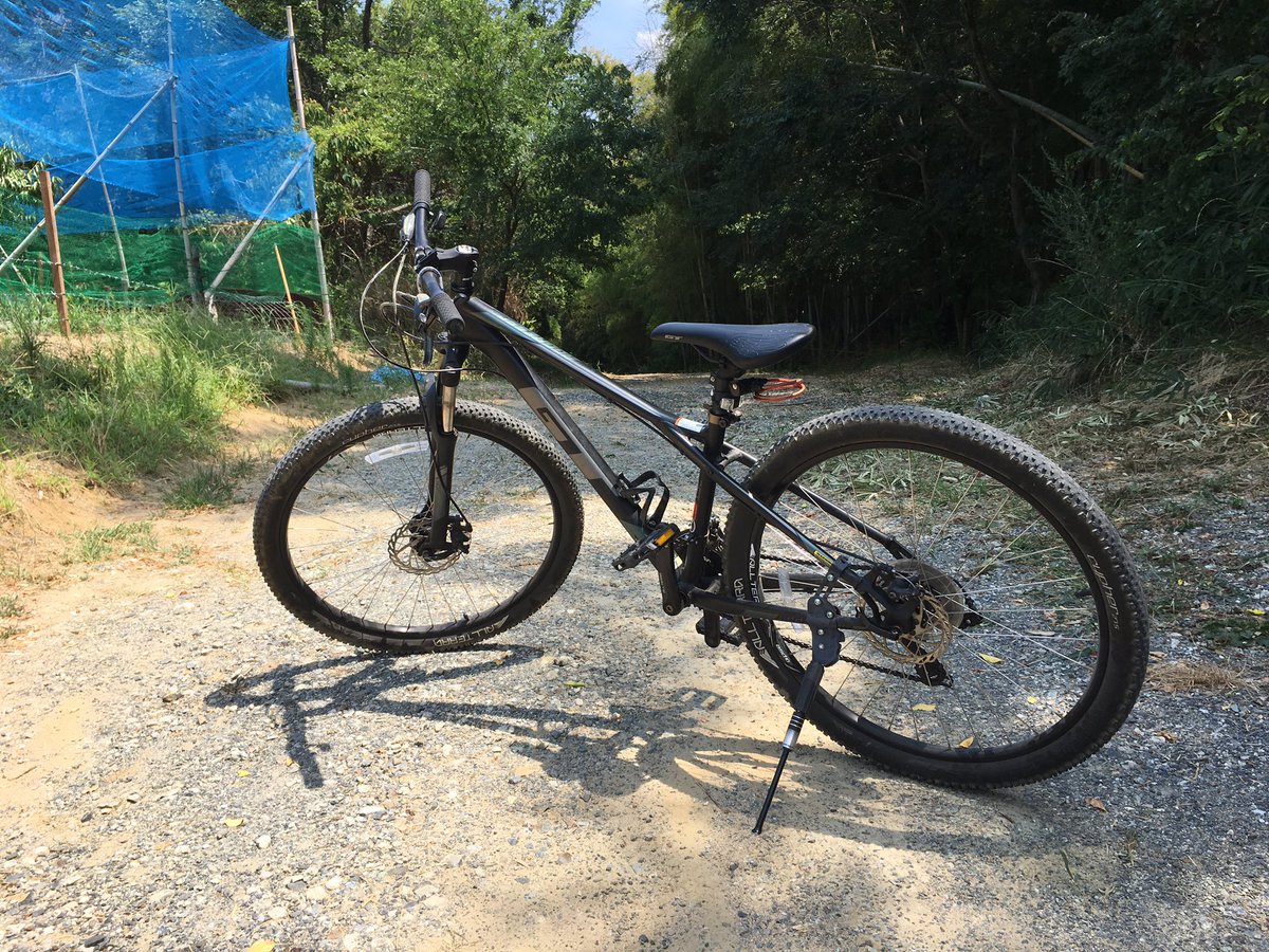 inatuyo0805's tweet photo. 山の日だから山下る
#mtb
#gt
#gtAggressor https://t.co/zl4fwg2zBX