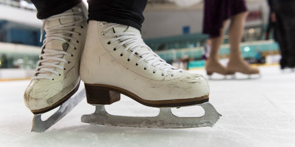 GfdSpectrum's tweet image. We've got a figure skating exhibition happening at 12.15 - 12.30pm down on the ice. #GetUpGetActive bit.ly/2u3kr64