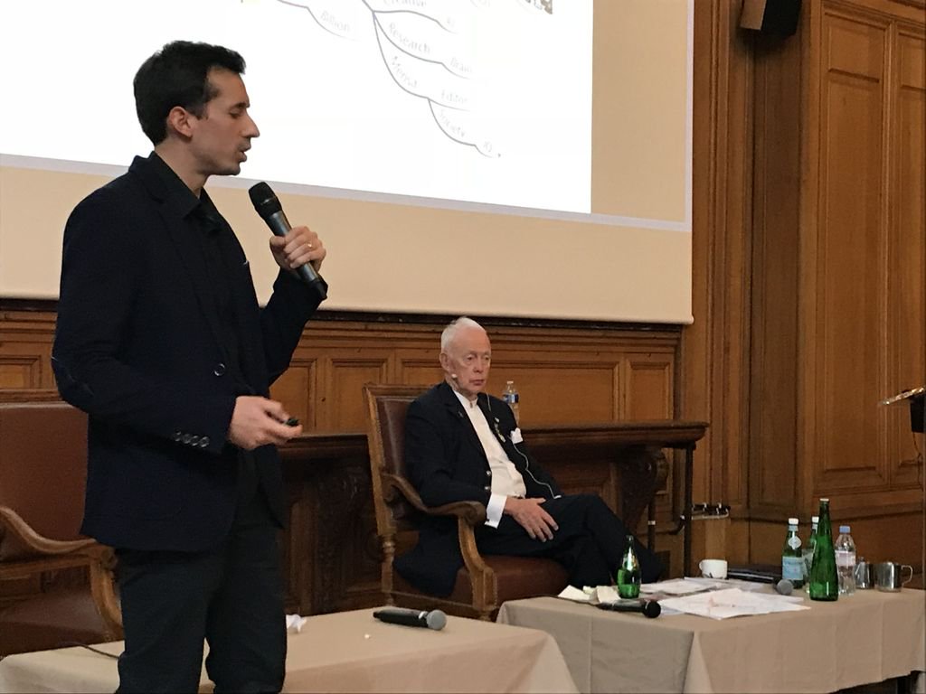 mohkoussa's tweet image. CONFÉRENCE:
Aujourd’hui je suis à la conférence de Tony Buzan sur le mind mapping et la lecture rapide à Paris. 
#mkacademy #koussa_mohamed #lecture_rapide #mindmapping