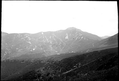 Panorama des montagnes du Cantal, pris du Puy Griou, 19 juillet 1898
flickr.com/photos/2613443…