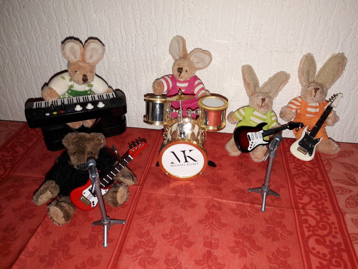 TeddybearMickey's tweet photo. Mickey & the Easter bunnies πΆ
#BearWeekFriends #bearweek https://t.co/pzuXQ4D21L