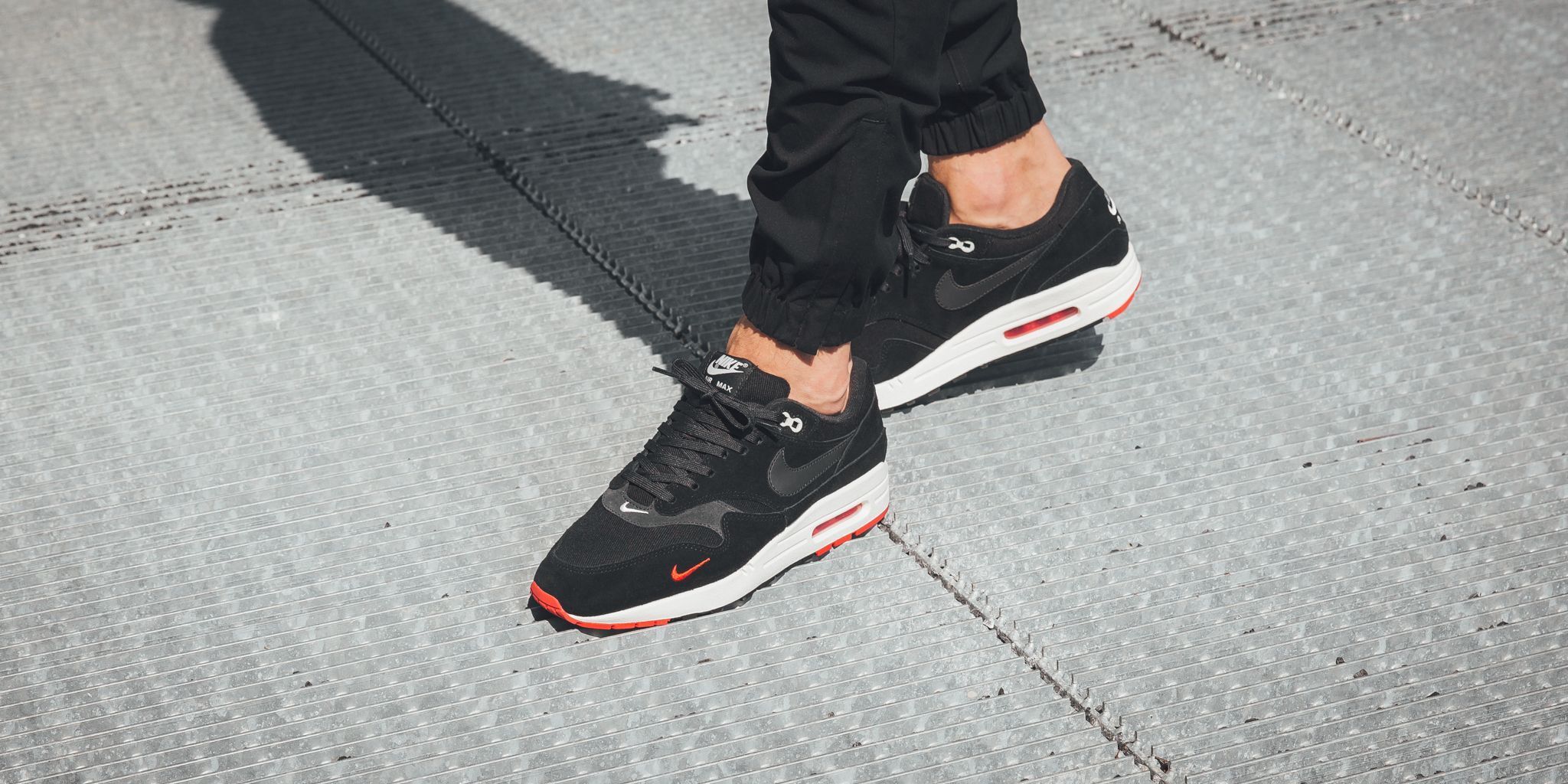 Air max 1 black oil grey red best sale
