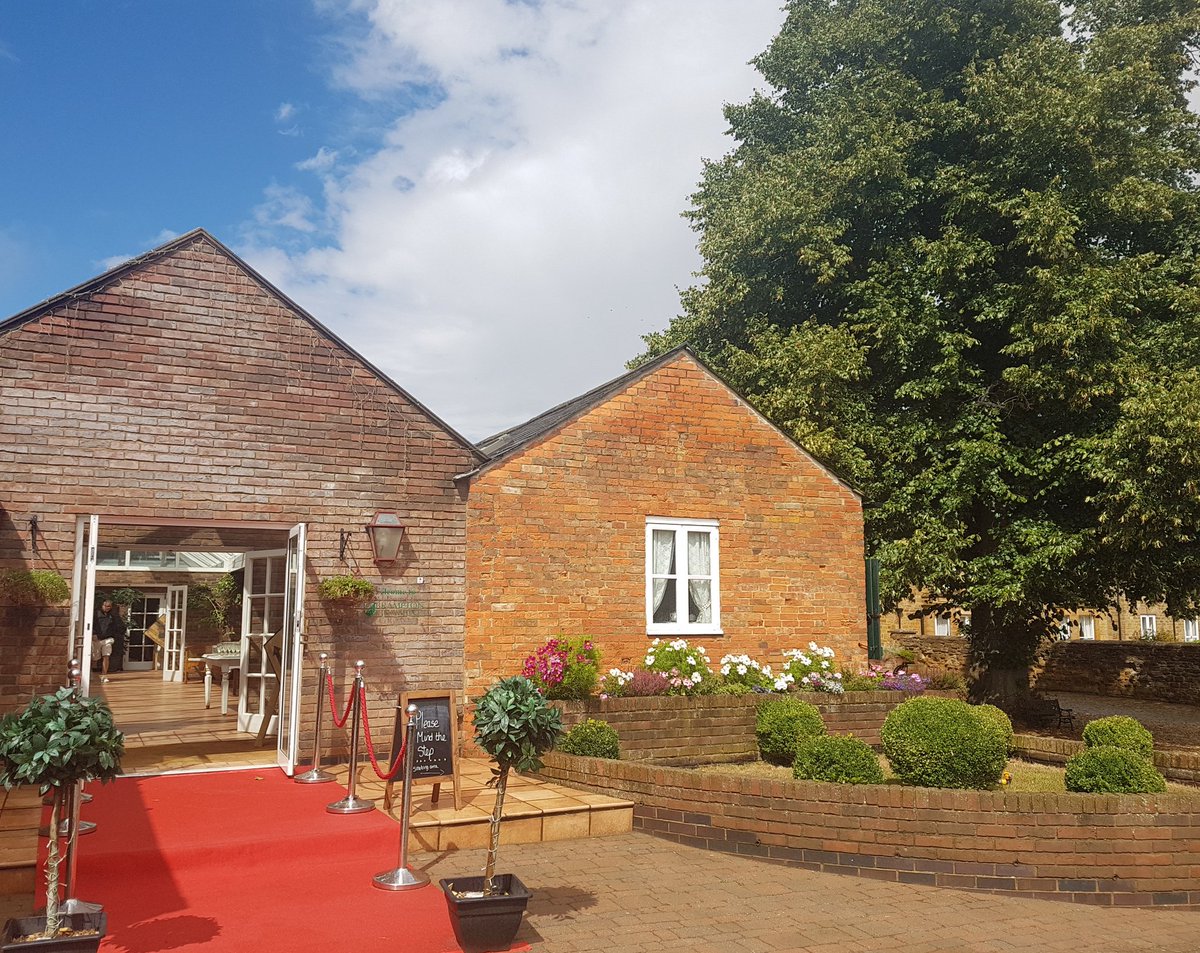 The skies cleared, the rain  stopped and the sun came back out with just minutes before our lovely Bride and Groom arrived. @amilou84