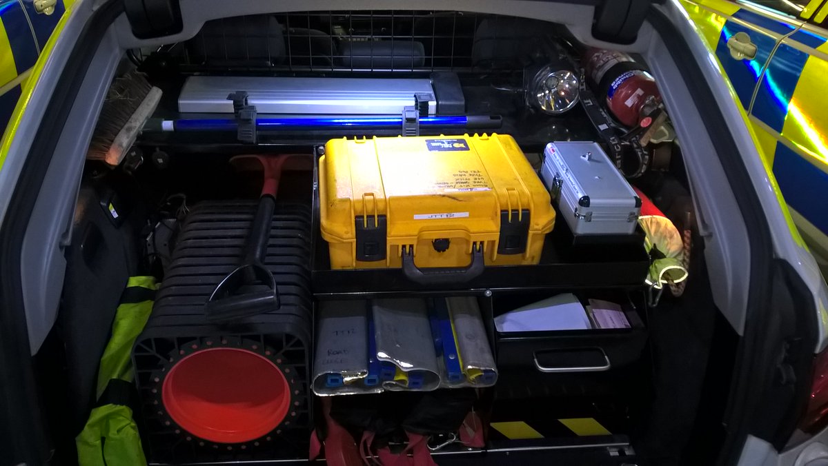 's tweet image. #Taplow As well as daily checks our vehicles are checked at the weekend thoroughly. The check includes that the defibrillator is fully charged and anything else is restocked. #firstonscene #prepared #TTCshift #P0640Ingram