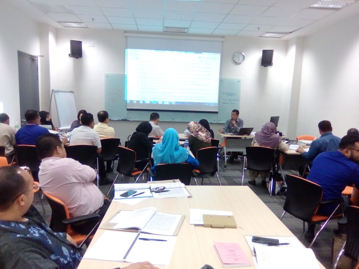 CDPK_IPJKR's tweet photo. Kursus OHS Management System ISO 45001:2018 telah diadakan pada 8-10 Ogos 2018 @CREaTEJKR. Program dihadiri 27 Peserta @JKRMalaysia dan dikendalikan oleh NIOSH Certification. JKR Malaysia komited ke arah mendapatkan pensijilan ISO 45001:2018 tersebut menggantikan OHSAS 18001:2007 https://t.co/XquqgZpx3Z
