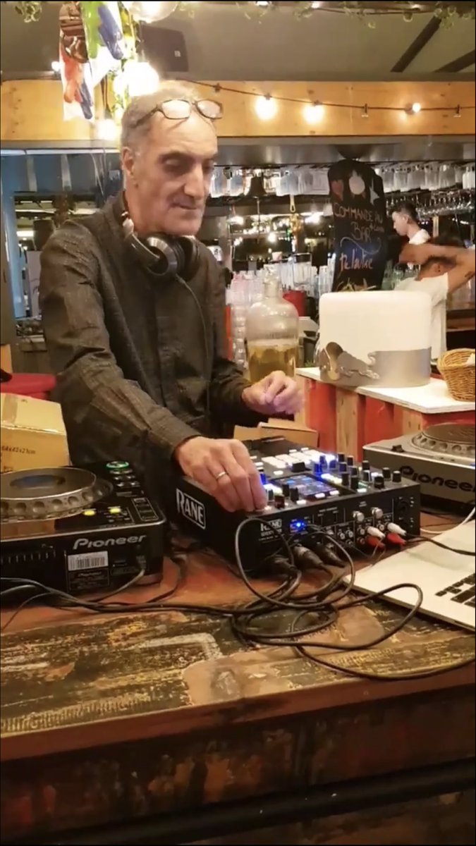 djfareddargent's tweet photo. #paris #love#love #dj #soul #funk #apero #rnb #djfared #djfarid #night #parisbercy #Nix Nox #disco #fashion #live #groove live mix by djfared https://t.co/GByKf7r821