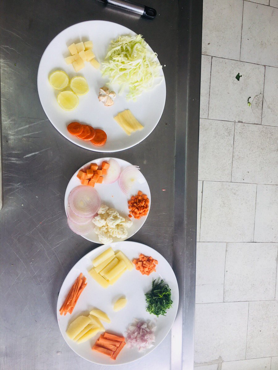 manikantabachu's tweet photo. Basic cuts of vegetables Done By us❤️1st kitchen pratical done👨‍🍳IIHM is❤️ @IIHMHOTELSCHOOL  @directorHydiihm @MaharajKaushiki @manaskumar https://t.co/e5z3tCirb4