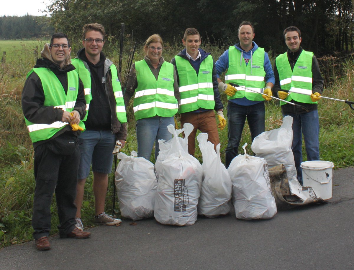 nvalebbeke's tweet photo. Lebbeke, GAS-boetes : Amper 4 boetes voor sluikstorten; 7 boetes voor wildplassen. #lebbeke #denderbelle #wieze #vk18 #vk2018 #GAS #GASboete @uyttersprotk #gemeenteraad https://t.co/bgKe36JGnj https://t.co/OlM4eCJMra
