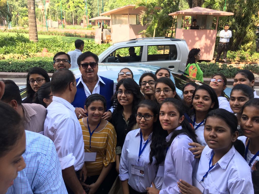 Yesterday it truly was a fruitful day in Parliament. School children from the beautiful city of Bikaner, Rajasthan were visiting on a school tour. It was a bright day and meeting these beautiful & lovely girls along with their teachers made my day.Jai Hind!
#ChildrenOurFuture