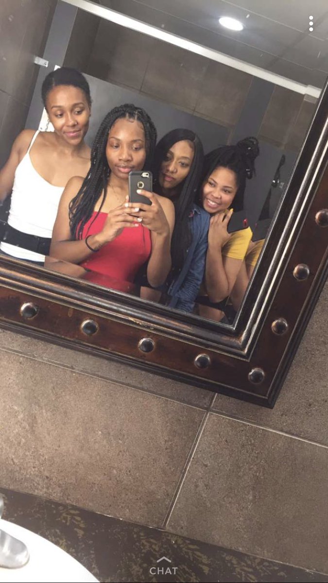 _victoriafaith's tweet photo. #naturalRedz🔺🐘 https://t.co/QUyZRuhcbE