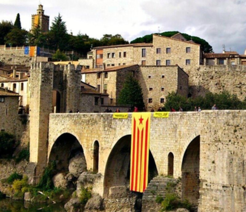Aquest cap de setmana si fas la visita guiada a SER de regal una visita a #Besalud 
La ignorància i la incultura dels invasors no tenen límits i nosaltres ens n’enfotem.
@PrintRoures <a href="/HotelCanRourenc/">Hotel St Esteve de les Roures</a> <a href="/campingSER/">CampingStEsteveDelsRoures</a> @TramdelesRoures <a href="/SocStEsteve/">SOC Sant Esteve de les Roures</a> <a href="/HotelEsteve/">Hotel & Spa Sant Esteve de les Roures</a> @FiscaliaRoures