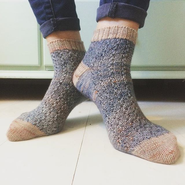 woollenwords's tweet photo. Flipping heck it has been a long time since the last bit of #FOtography. Iโd totally forgotten how to organise my limbs. Here they are then, a pair of #SummerSteps by @brixtonpurl; yarn by @snailyarn. I made the legs shorter for #anklesocks, and they areโฆ https://t.co/6cFzgbzXQO https://t.co/nklL07JUwx
