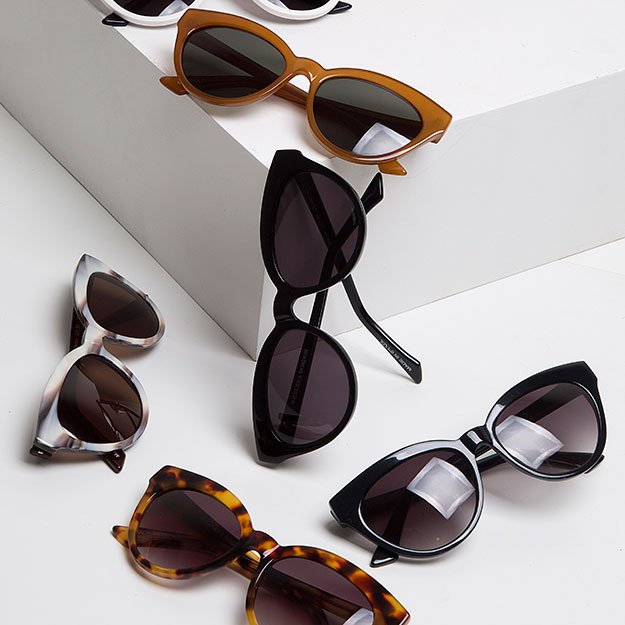 rgsite's tweet photo. #RGQUER - Helena Bordon lançou uma nova linha de óculos e nós amamos! Ficou curioso? SAIBA MAIS: https://t.co/09CqC2CvF7 #oculos #helenabordon #moda https://t.co/17iHN15slE