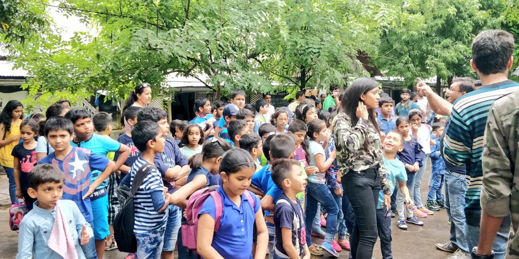 FTIIOfficial's tweet photo. Visitors throng FTII in huge numbers on #OpenDay #FTIIOpenDay #Pune #FTII https://t.co/577OsxRUlv
