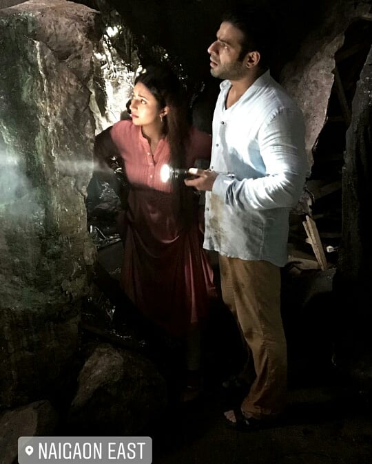 IshraArpita's tweet photo. #yhm new promo 😨😨
What is going on 😵😵🤔🤔
#ishra #divan #yhm 
#todayshoot
#promoshoot #yhmset
#onset #todaylook 
@Divyanka_T 
@TheKaranPatel https://t.co/rRb5OFMZ3q