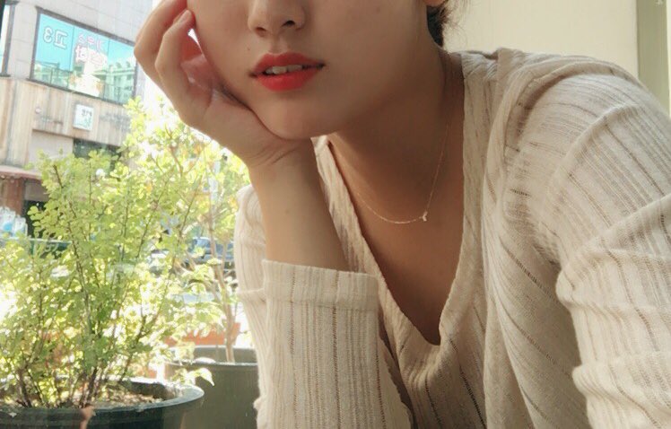 larme_H's tweet photo. 오랜만에 글 쓰러 나왔는데 벌써 졸립다 https://t.co/92GYjJdUJD