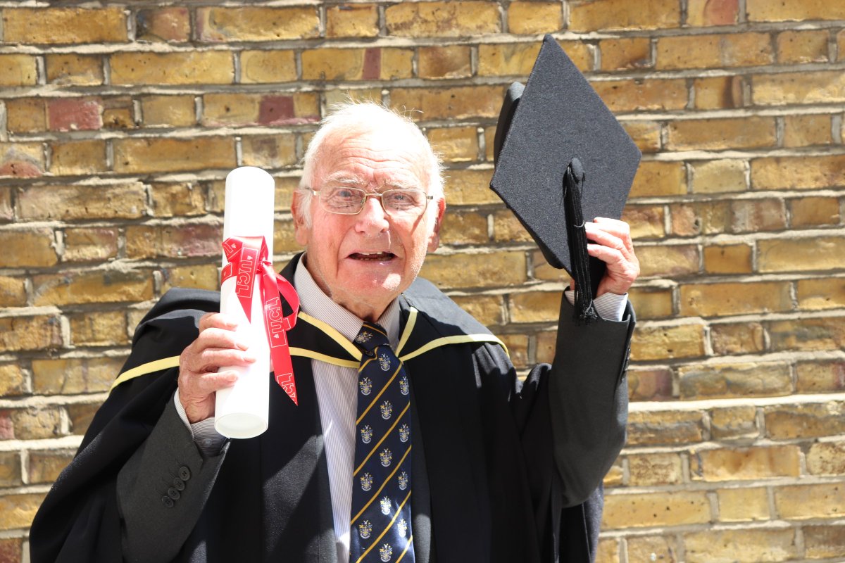 UCLAlumni's tweet photo. In 1940 Leonard Lovelock completed his degree from @UCLChemistry but because of the Second World War, he never got to graduate. 78 years later, in full @ucl robes, he got to celebrate and we took the opportunity to hear about his experiences https://t.co/XDcG9p8HZI #UCLGrad https://t.co/JKzo4icFwS