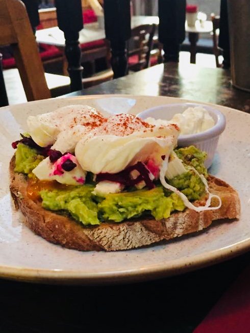 Konnigans's tweet photo. “ Simple is often best ...” 😊 #alldaybrunch #artisancoffee #alfrescoeating #konnigans #oldyorkroad #wandsworthtown @BrunchingBabes @NappyValleyNet @StJohnsHill @WandsworthTown https://t.co/XMK0QY8Rgz