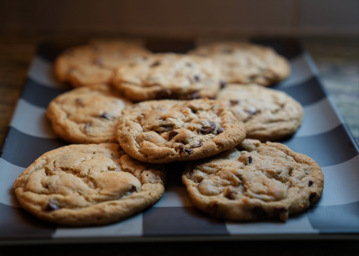 JamaeSab's tweet photo. Taking a seat across Brenda at the makeshift dining set, my vision blurs. She dabs at my cheeks before pushing a plate toward me.
A few minutes pass before I finally pick up a cookie. Perhaps a little chocolate will make everything better.
📷: John Dancy
#SlapDashSat #ShiftWIP https://t.co/GijZhfAlXy