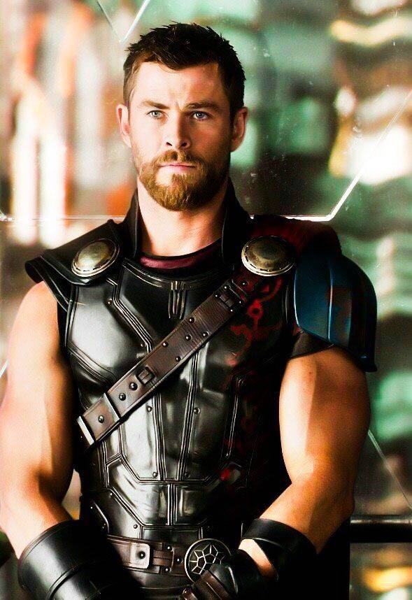 Happy birthday, Chris Hemsworth! Our favourite hammer-wielding god of thunder turns 35 today. 