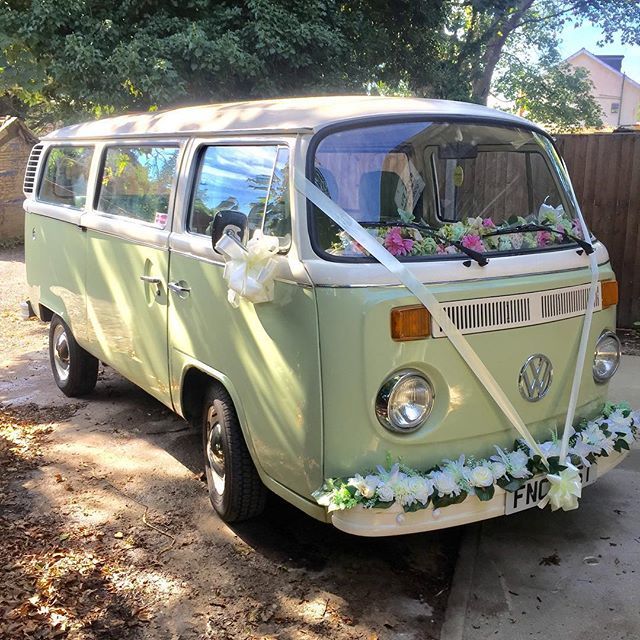 Basil Bus is polished and ready for today’s wedding! #buttercupbus #campervanwedding #vwt2 #surreyweddingcar #kentwedding #vwcamper ift.tt/2OYnswd