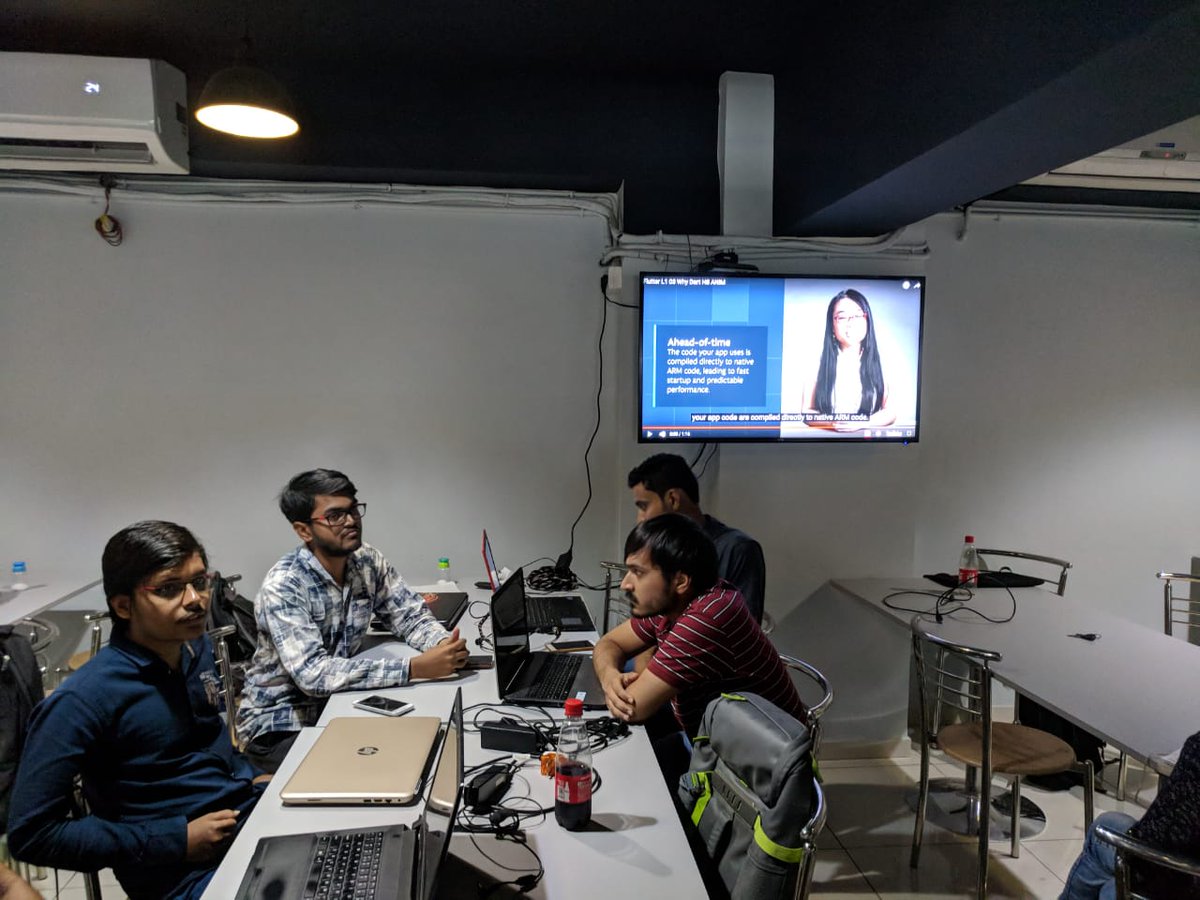GDGAhmedabad's tweet image. Today&apos;s master @dhuma1981 taking hands-on and participants are following steps. #flutterio