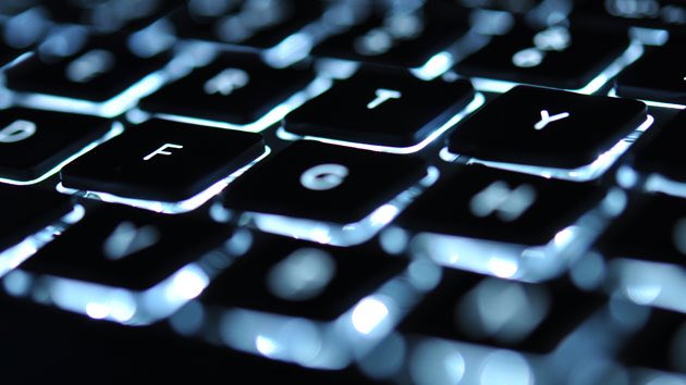 10 مصطلحات تقنية منتشرة مع معانيها ليعرفها غير المختص إذا قرأها:
AI=الذكاء الصناعي
IoT=انترنت الأشياء
ML=تعلّم الآلة
Qi=الشحن بالوايرلس
Fintech=التقنية المالية
UI=واجهة المستخدم
UX=تجربة المستخدم
VPN=شبكة إنترنت افتراضية
NFC=تقنية لنقل البيانات على مدى قريب
MOOC=نظام تعليم مفتوح