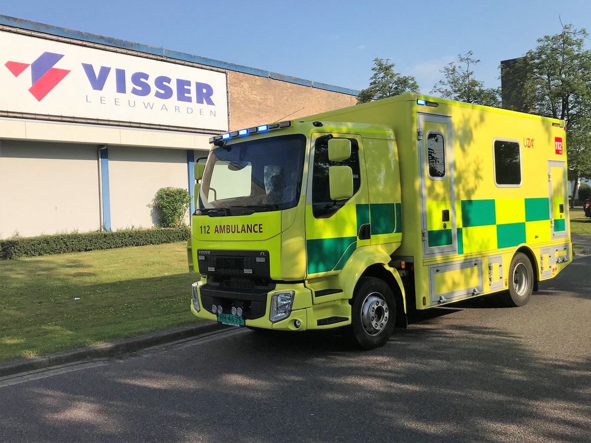 Sinds deze zomer heeft het Universitair Ziekenhuis #Antwerpen (#UZA) de beschikking over hun nieuwe #MICU #Ambulance. Dit type 'C' #ziekenwagen is speciaal ingericht om intensive-care patiënten te kunnen vervoeren, inclusief een team artsen, verpleegkundigen en / of familieleden.